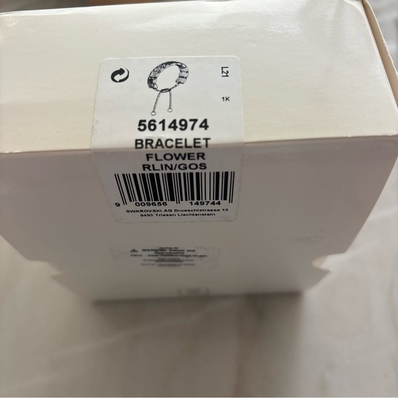 Swarovski Flower Bracelet Pink Crystal Adjustable Rose Gold Tone NIB - Picture 3 of 5